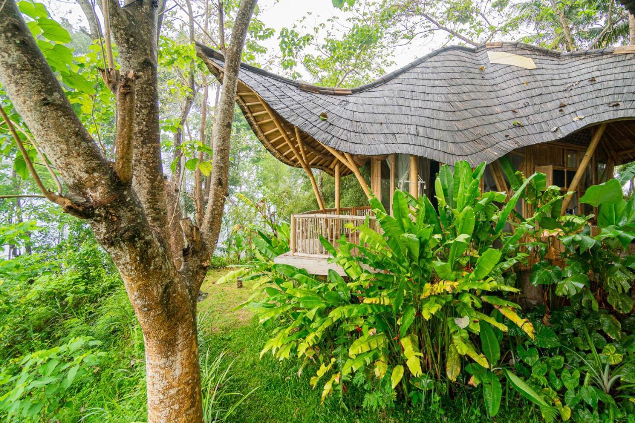 Bird Hills Bamboo House Villa Karangasem  Exterior photo